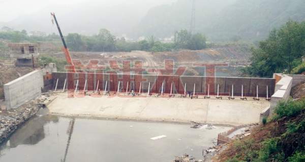 鋼壩設(shè)計(jì)